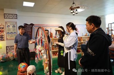 共拓民族手工藝新賽道——北京依文集團赴靖西考察壯族非物質文化遺產的現(xiàn)代服裝設計之旅